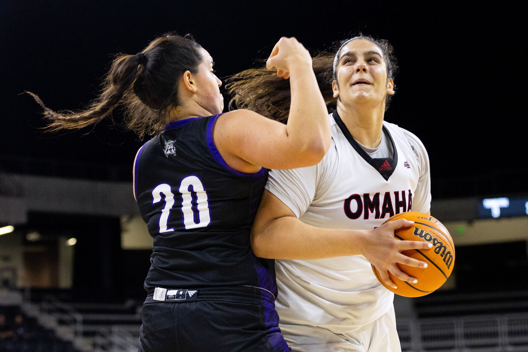 111722-owh-spo-unobasketball-em12.jpg